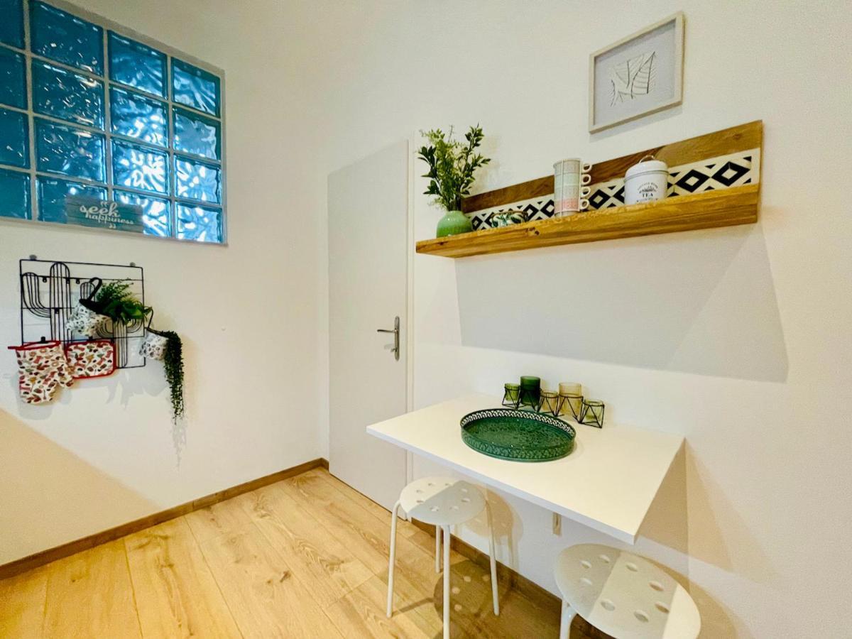 Colorful & Quiet Apartment In Beautiful Viennese Building Exterior photo